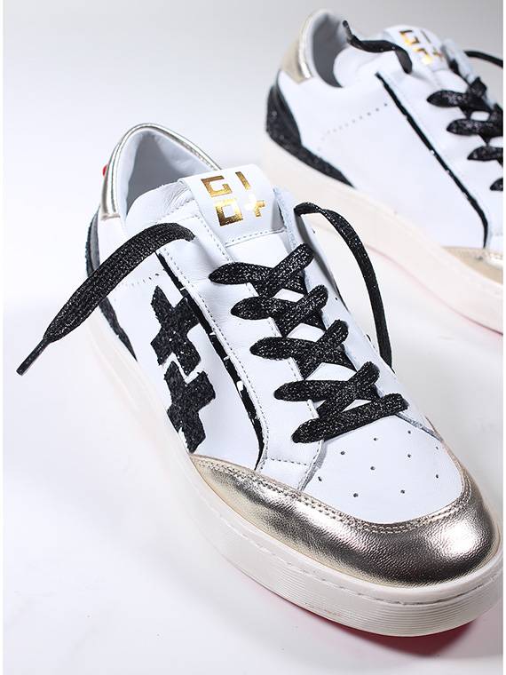 GIO + Sneaker Shopping Online