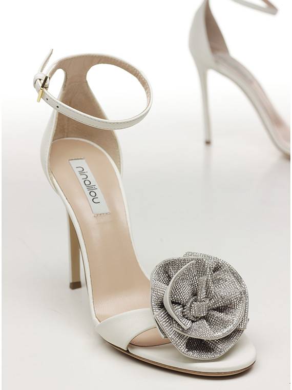 NINALILOU Sandalo con tacco Latest fashion