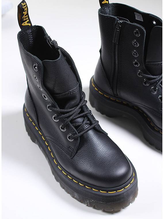 DR. MARTENS Polacco Lightning offer