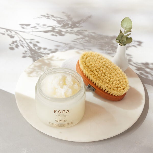 ESPA ESPA Detoxifying Salt Scrub 700g Offerta per la Festa della Mamma