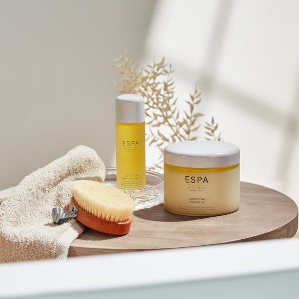 ESPA ESPA Detoxifying Salt Scrub 700g Offerta per la Festa della Mamma