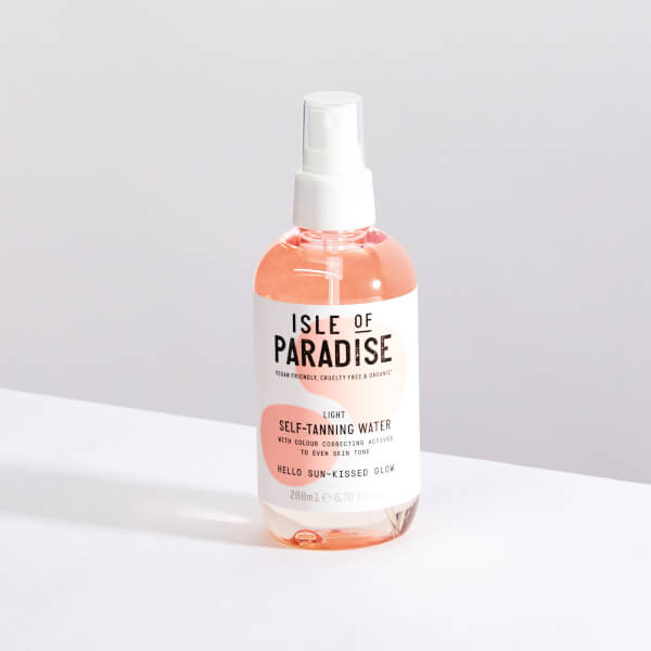 Isle of Paradise Isle of Paradise Self-Tanning Water - Light 200ml Sostegno trimestrale