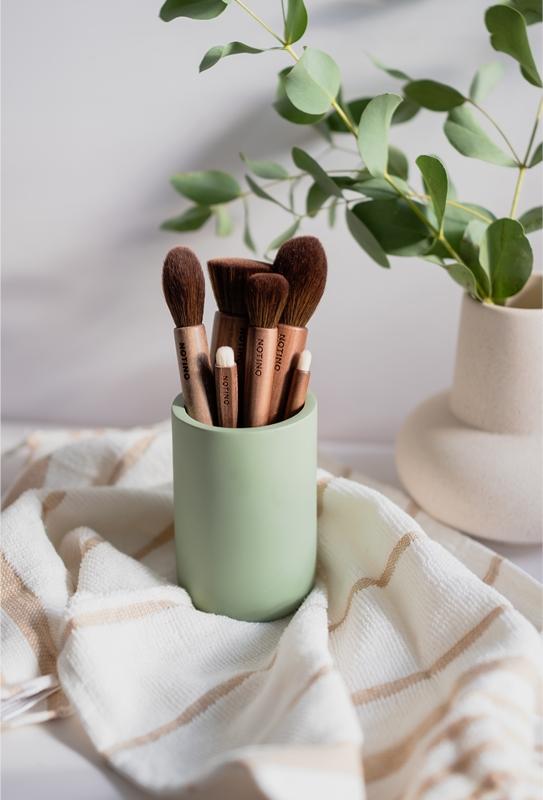 Notino Notino Wooden Collection Smudge brush pennello per le sfumature di ombretto Sconti VIP