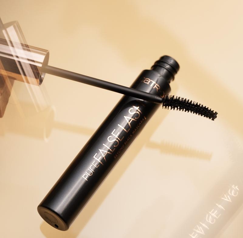 Catrice Catrice Pure False Lash Beyond Black mascara effetto ciglia finte Esporta salva