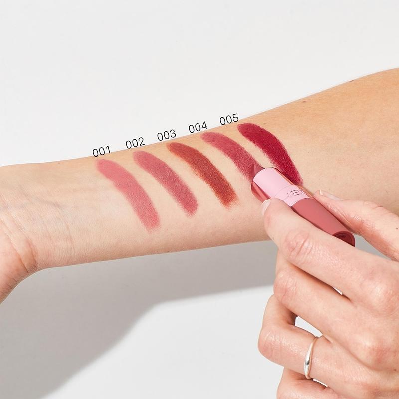 Gosh Gosh Luxury Rose Lips rossetto semi-matte Italy