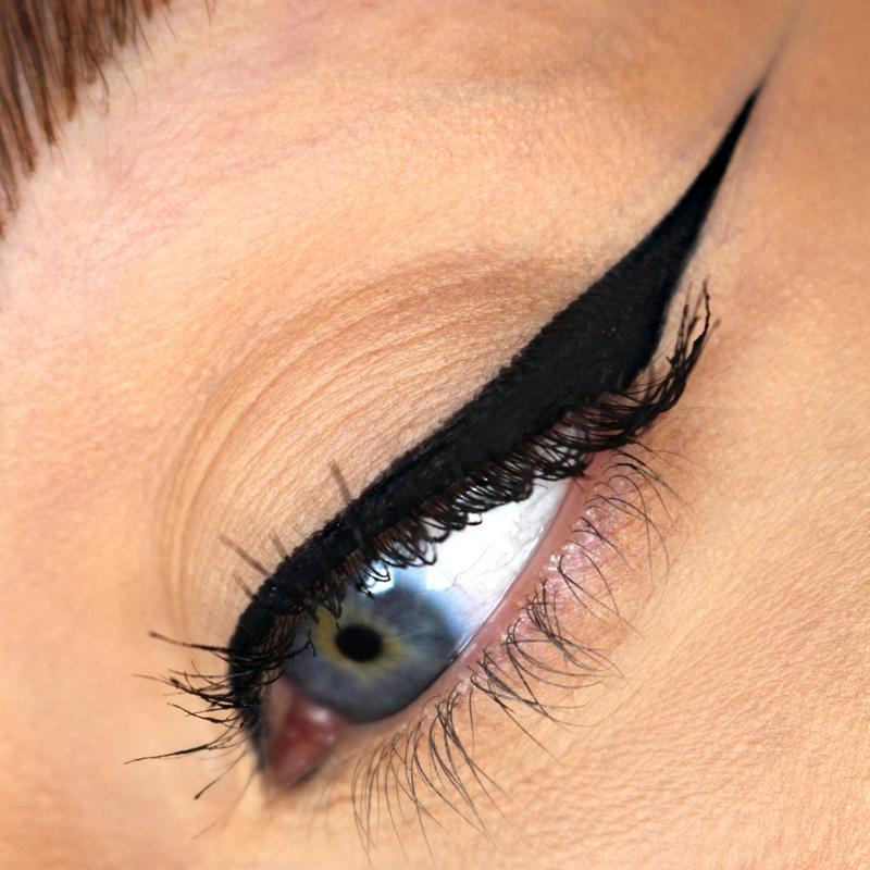 theBalm theBalm Schwing® Liquid Eyeliner Trio eyeliner liquido lunga tenuta Spedizione gratuita