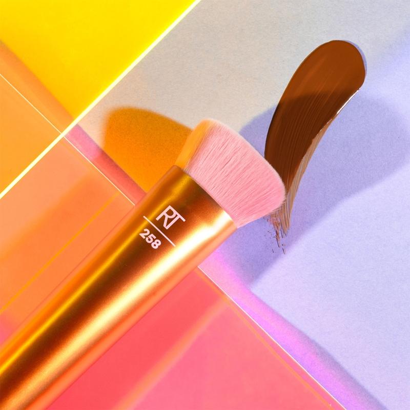 Real Techniques Real Techniques Hyperbrights pennello contouring Saldi