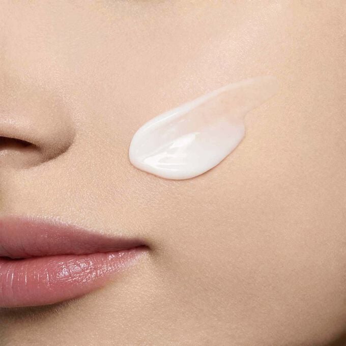 Clarins Bright Plus gel-crema idratante anti-macchie Enormi sconti
